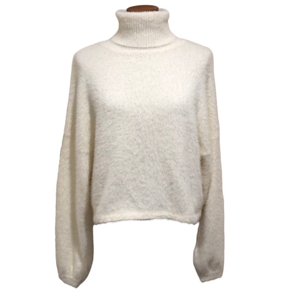 4SI3NNA Eyelash Turtleneck Sweater Size Medium Cream Fluffy Knit Pullover